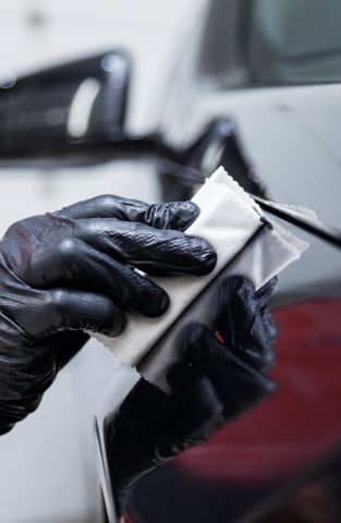 Захисні покриття: кераміка та твердий віск на авто